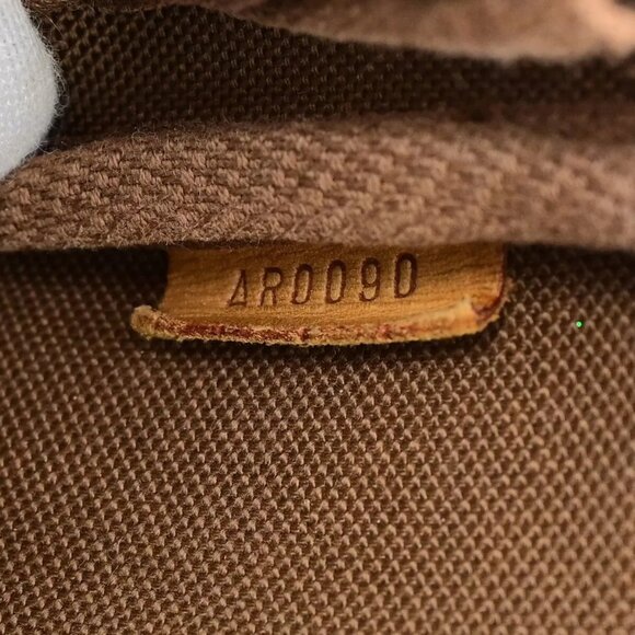 LOUIS VUITTON Pochette Accessoires Shoulder Bag Monogram Leather - Picture 8 of 16